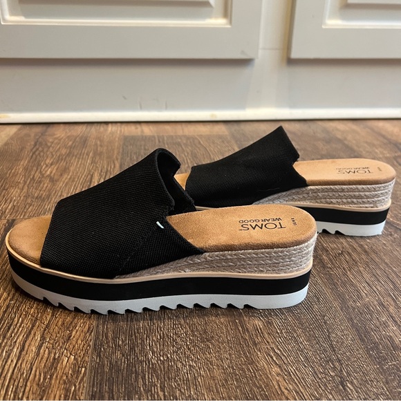 Toms Shoes - Toms Diana Womens Black Canvas Platform OrthoLite Slides Sandals Size 8